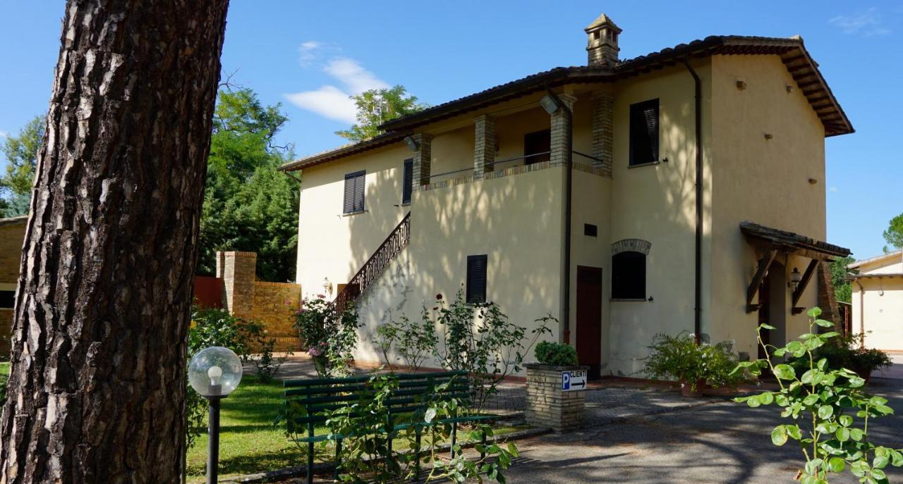 Hotel La Torretta Assisi Exterior foto